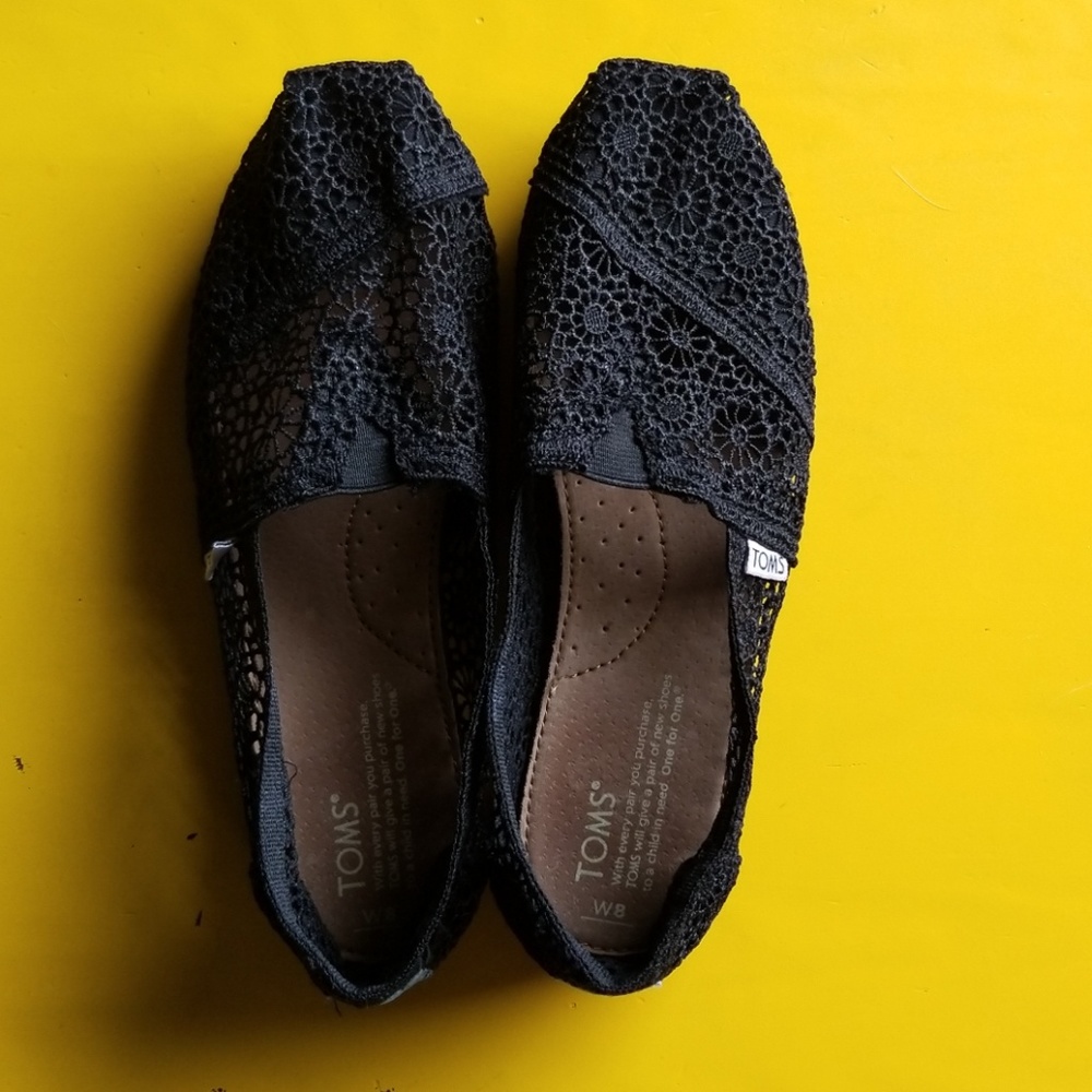 NWOT black lace Tom's  :)